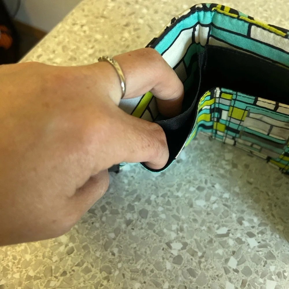 Vera Bradley green & blue floral quilted wallet - Picture 11 of 14
